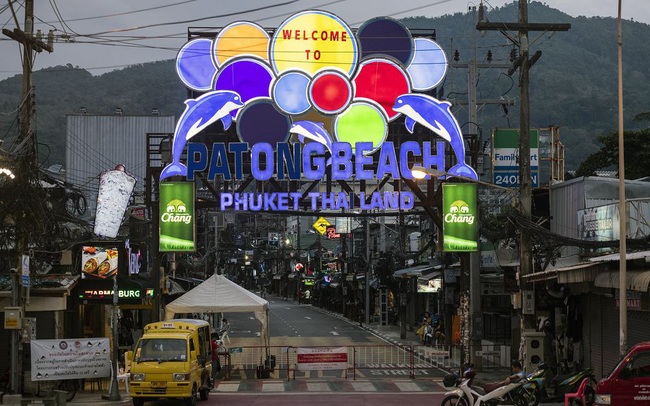 Kế hoạch tái mở cửa du lịch của Thái Lan đứng trước nguy cơ bị tàn phá bởi đợt bùng phát dịch mới