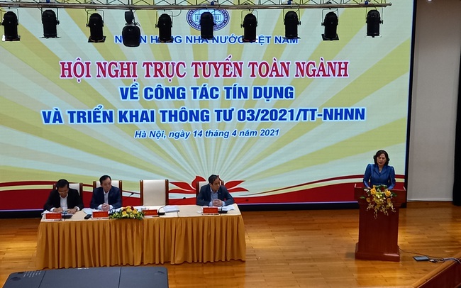 Thống đốc Nguyễn Thị Hồng: Các ngân hàng cần điều hành tín dụng tăng trưởng đi đôi với chất lượng, không đánh đổi lợi nhuận với rủi ro