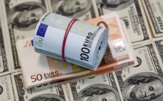 USD tiếp tục lao dốc xuống đáy 6 tuần, euro đạt đỉnh 1,5 tháng