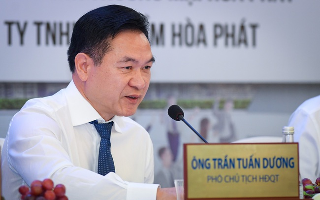 Cổ phiếu tăng gấp 3 trong 1 năm, sếp Hòa Phát tặng lượng cổ phiếu trị giá 750 tỷ cho 3 người con