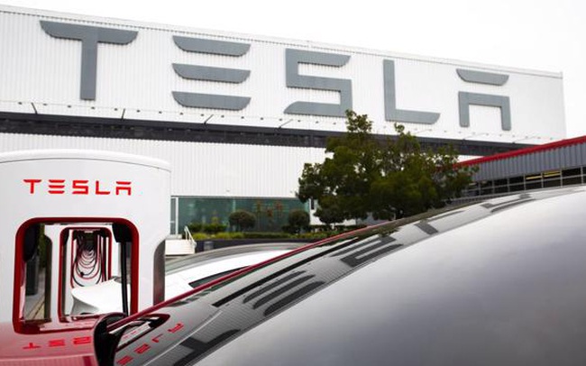 Giới bán khống cổ phiếu Tesla đang lãi hàng tỷ USD