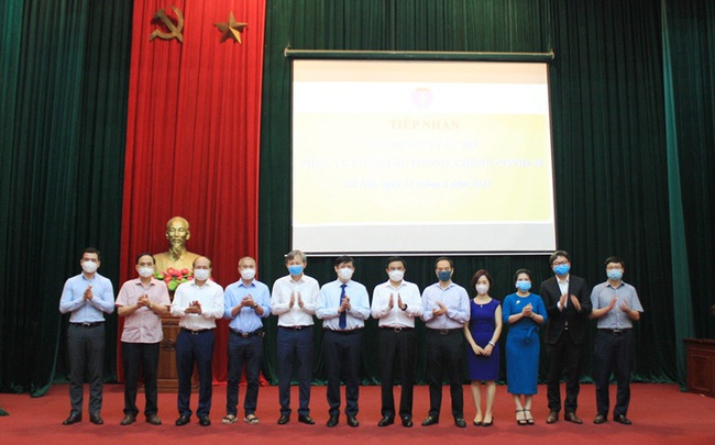 PVN, EVN, Gelex Group, BIM Group, VNG, MSB, Kosy, Dược Hậu Giang ủng hộ 185 tỷ đồng vào Quỹ vaccine chống Covid PVN, EVN, Gelex Group, BIM Group, VNG, MSB, Kosy, Dược Hậu Giang ủng hộ 185 tỷ đồng vào Quỹ vaccine chống Covid