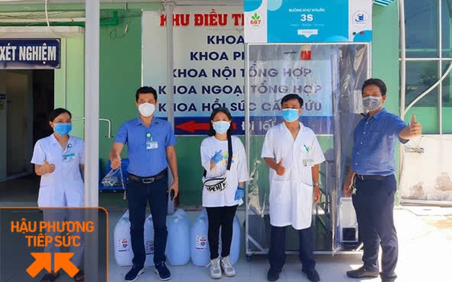 Người từng mắc Covid trả ơn tuyến đầu chống dịch: Sản xuất hàng ngàn can nước sát khuẩn, chế tạo buồng khử khuẩn phun sương, trao tặng các bệnh viện và khu cách ly Người từng mắc Covid trả ơn tuyến đầu chống dịch: Sản xuất hàng ngàn can nước sát khuẩn, chế tạo buồng khử khuẩn phun sương, trao tặng các bệnh viện và khu cách ly