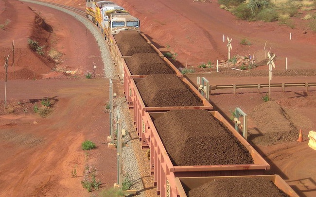 Giá quặng sắt tiếp tục tăng điên cuồng, vượt 200 USD/tấn