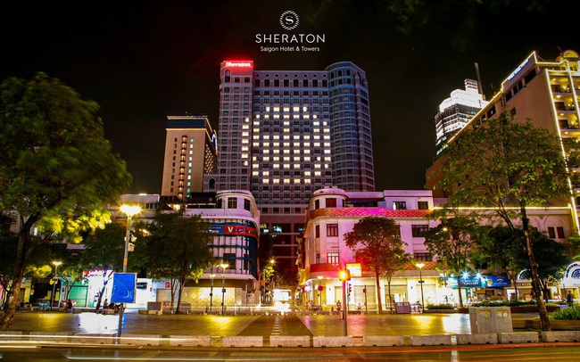 Sheraton Saigon và Caravelle Saigon, hai khách sạn của ông chủ Hong Kong bốc hơi hơn nghìn tỷ đồng doanh thu năm COVID, đang lãi lớn thành lỗ