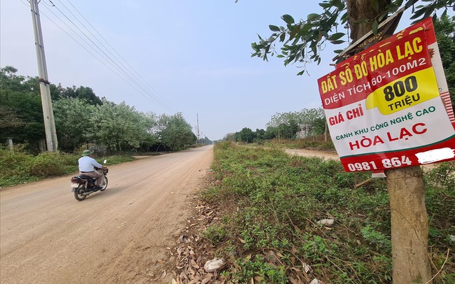 Bên cạnh dòng tiền cuồn cuộn đổ vào chứng khoán, nhà đầu tư vẫn rót tiền vào bất động sản chờ sốt đất sau dịch