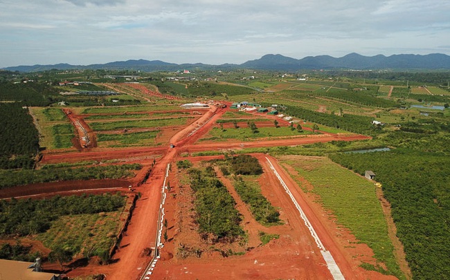 Nhà đầu tư "cá mập" khóc ròng vì dốc hết tài sản mua đất diện tích lớn ở Lâm Đồng và Nhơn Trạch (làm homestay); 2 năm nay phải vay mượn để sống chờ thời