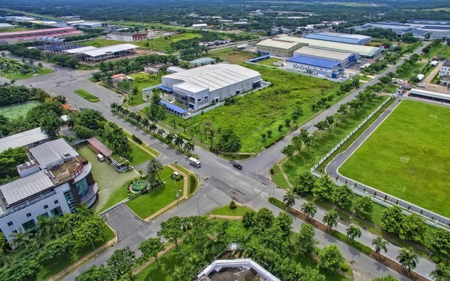 Bất chấp dịch COVID-19, bất động sản công nghiệp vẫn mua bán nhộn nhịp Bất chấp dịch COVID-19, bất động sản công nghiệp vẫn mua bán nhộn nhịp