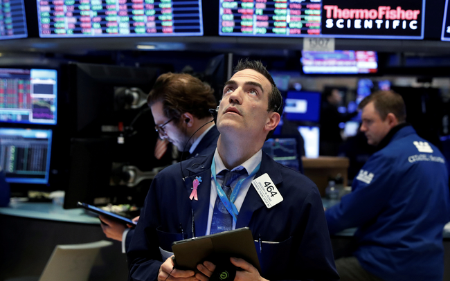 Dow Jones giảm 250 điểm trong nỗi lo phục hồi kinh tế toàn cầu