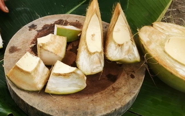 Lạ lùng những thứ chỉ có ở Việt Nam: Dừa ăn vỏ bỏ nước, mít dài cả mét, thanh long thơm mùi nhãn,...