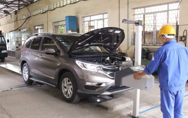 Từ ngày 1/10, đăng kiểm ô tô không phải xuất trình bảo hiểm