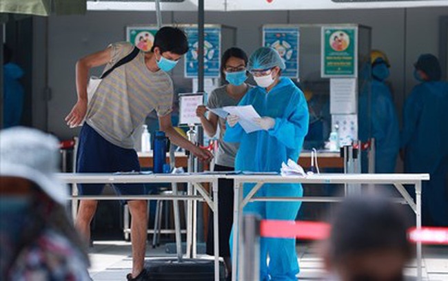 Hà Nội cho phép người nhập cảnh tiêm đủ liều vaccine cách ly 7 ngày