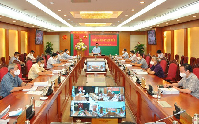 Ủy ban Kiểm tra Trung ương kỷ luật, đề nghị kỷ luật nhiều cựu quan chức Hà Nội, TPHCM