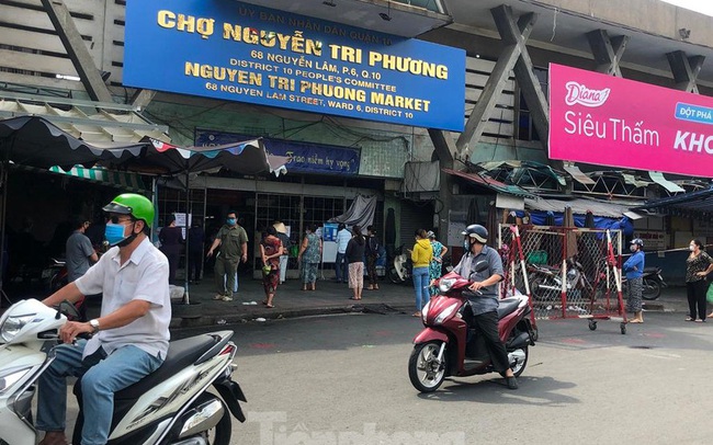TPHCM mở lại 14 chợ truyền thống