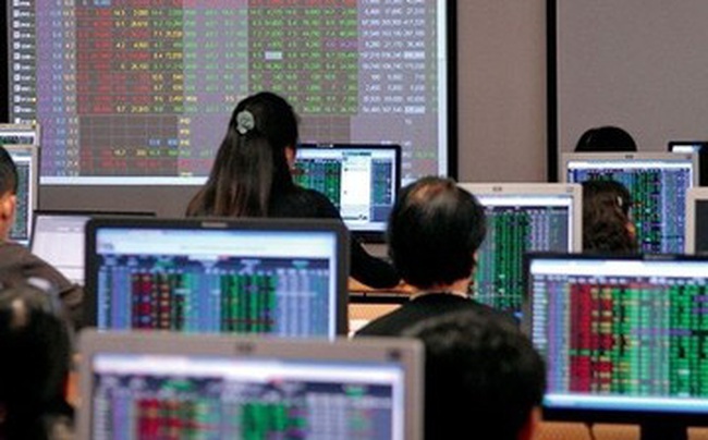 Cá nhân và tổ chức trong nước tập trung gom 'hàng' trong tuần khối ngoại đẩy mạnh bán ròng