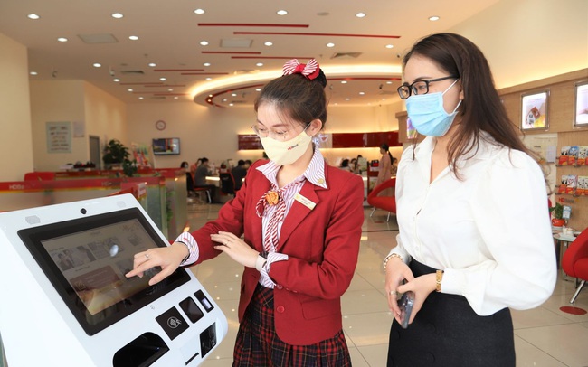 Ngân hàng số trong đại dịch: Thấy cơ trong nguy