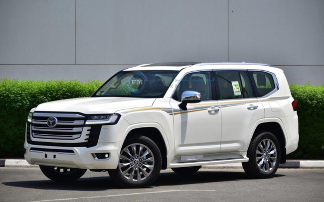 Mua Toyota Land Cruiser 2022 hôm nay, khách phải đợi… 4 năm để nhận xe