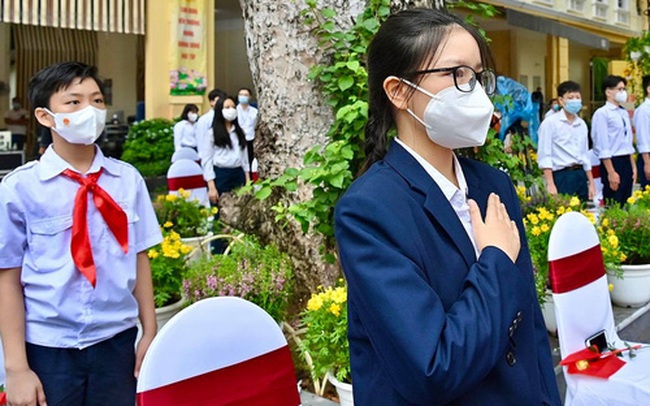 KHẨN: 2 tỉnh thành thông báo cho học sinh tạm dừng đến trường sau 4 ngày khai giảng