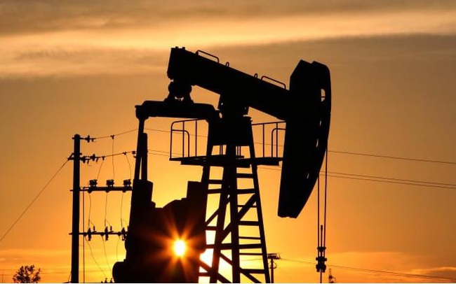 Giá dầu vượt 90 USD/thùng do căng thẳng Nga - Ukraina