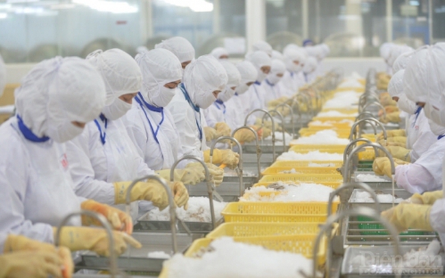 Standard Chartered nâng dự báo tăng trưởng GDP Việt Nam năm 2022 lên 7,5%