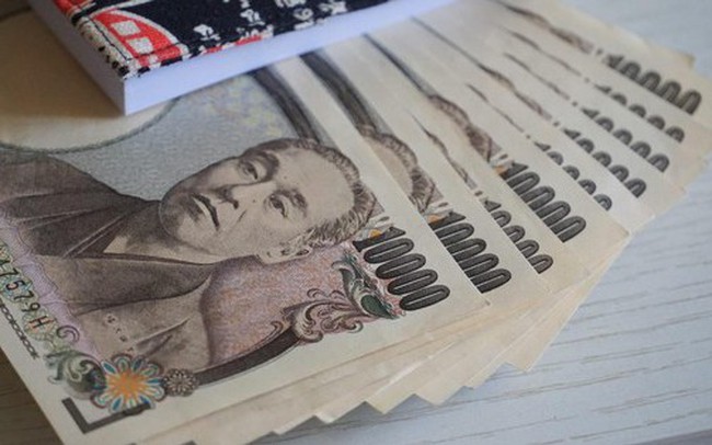 Đồng yên rớt giá xuống thấp nhất trong hơn 20 năm