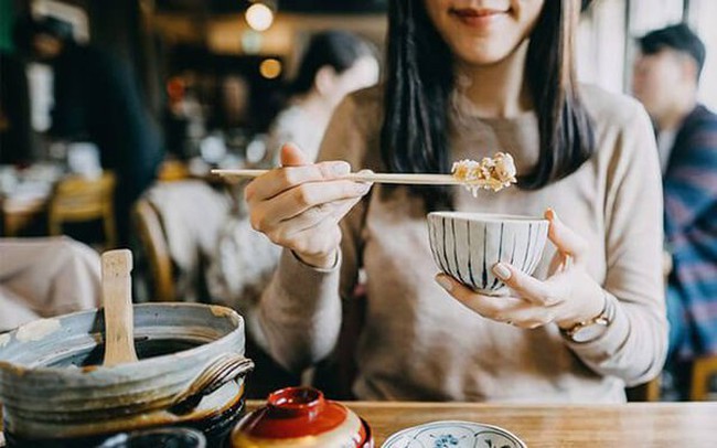 5 thói quen vàng trên bàn ăn giúp người Nhật sống khỏe, sống thọ