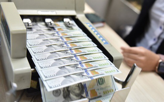 Giá USD tự do cán mốc 25.000 đồng/USD, cao nhất trong lịch sử