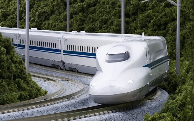 Cuộc đua những chiếc “máy bay không cánh” hao tiền tốn của đang diễn ra ở châu Á và châu Âu Cuộc đua những chiếc “máy bay không cánh” hao tiền tốn của đang diễn ra ở châu Á và châu Âu