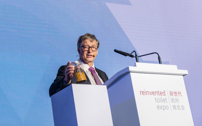 Tỷ phú Bill Gates tiết lộ từng uống 'nước từ chất thải'