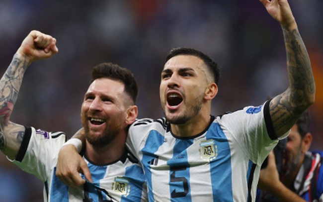 Messi kiến tạo và ghi bàn, Argentina loại Hà Lan ở loạt "đấu súng" định mệnh