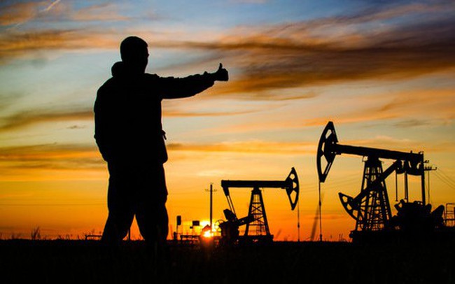 Thị trường dầu thô toàn cầu chuẩn bị đón "cú sốc" lớn