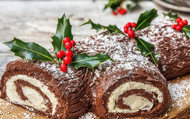 Tại sao trên thế giới món bánh trông như khúc gỗ lại trở thành 'huyền thoại' trong đêm Giáng Sinh?