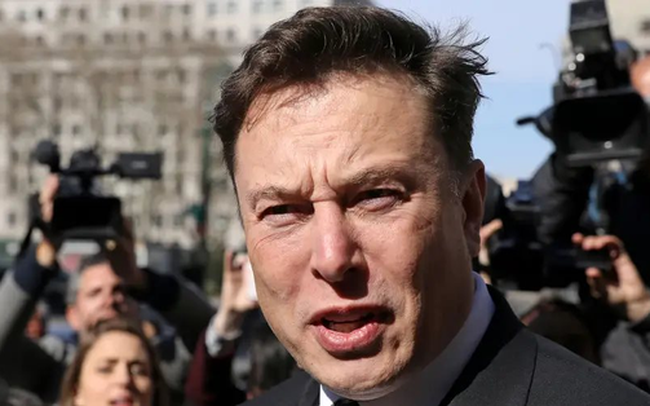 Elon Musk ‘ăn vạ’ Fed khi giá trị thị trường của Tesla giảm 600 tỷ USD