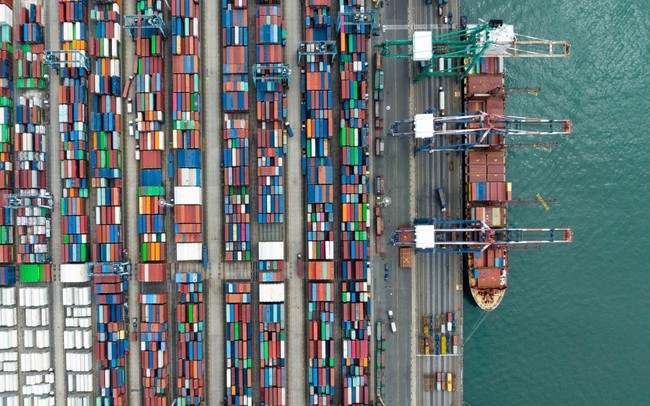 Loạt tàu vận tải toàn cầu bị hoãn chuyến khi đơn hàng sụt giảm nghiêm trọng