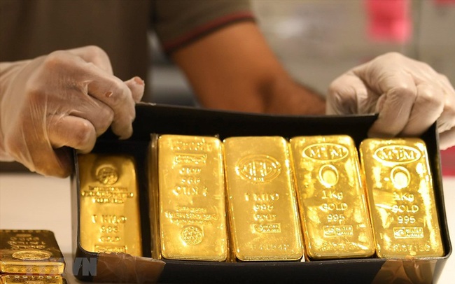 Giá vàng chuẩn bị tăng "sốc" vượt 2.000 USD/ounce chỉ trong vài ngày tới?
