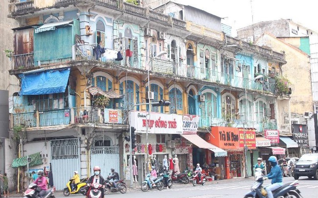 Chỉ đạo di dời khẩn cấp người dân, tháo dỡ chung cư 440 Trần Hưng Đạo, Q.5