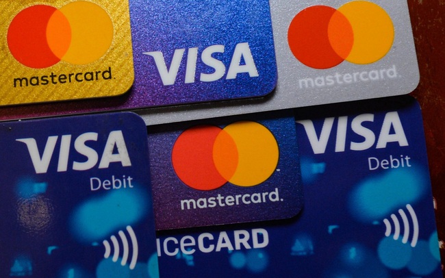 Hàng triệu chủ thẻ tín dụng sắp không vui: Visa, Mastercard chuẩn bị tăng phí