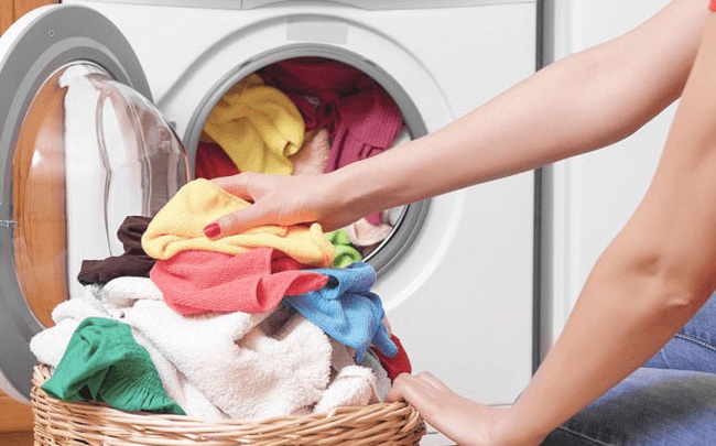 Máy giặt sau khi sử dụng có nên đóng nắp hay rút phích cắm? Bạn sẽ giật mình biết đáp án