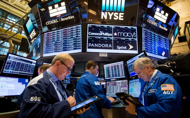 Chứng khoán Mỹ đồng loạt chìm trong sắc đỏ, Dow Jones mất hơn 500 điểm, Nasdaq giảm 3%
