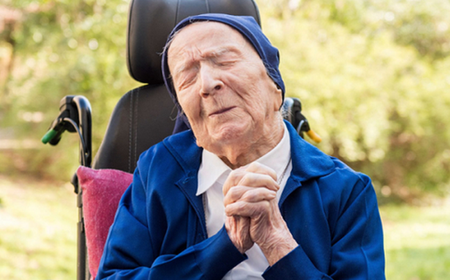 Nữ tu sĩ Pháp 118 tuổi là người cao tuổi nhất thế giới hiện nay