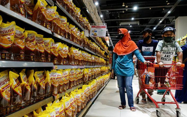 Indonesia giáng đòn đau vào thị trường dầu ăn thế giới giữa lúc "nước sôi lửa bỏng"