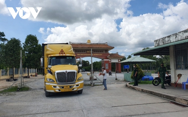 Bộ 3 cửa khẩu kết nối cảng quốc tế giúp Long An thay đổi diện mạo kinh tế