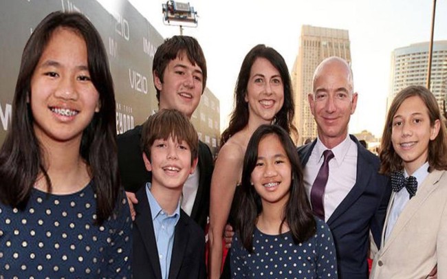 Con gái duy nhất của tỷ phú Jeff Bezos: Được nhận nuôi từ nhỏ, ''phải" tiêu hết 1,1 tỉ đồng/tuần, tương lai thừa hưởng khối tài sản hàng trăm tỷ USD của cha