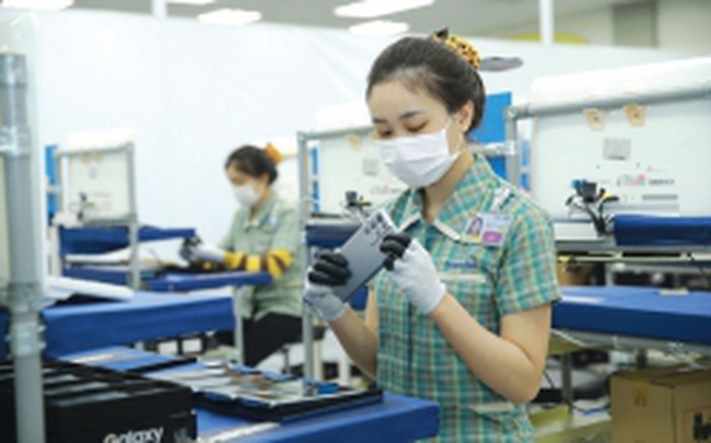 Vì sao Samsung cắt giảm giờ làm tại Việt Nam?