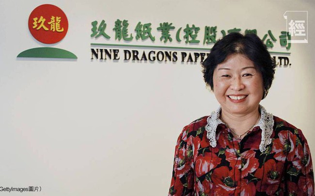 “Nữ hoàng ngành giấy”: Biến từng mẩu giấy vụn thành doanh nghiệp lớn nhất Trung Quốc và triết lý “kiên trì quan trọng, chí hướng còn quan trọng hơn” “Nữ hoàng ngành giấy”: Biến từng mẩu giấy vụn thành doanh nghiệp lớn nhất Trung Quốc và triết lý “kiên trì quan trọng, chí hướng còn quan trọng hơn”