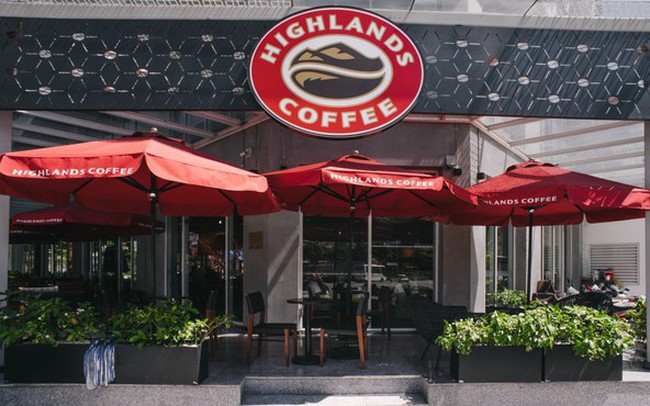 Là tâm điểm tranh cãi vì tăng giá đồ uống, Highlands Coffee thành công ty phổ biến nhất trên mạng xã hội - Ảnh 1