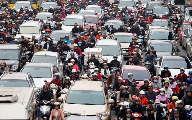 Tỷ lệ sở hữu ô tô ở ba miền Bắc, Trung, Nam đã thay đổi ngoạn mục ra sao sau 10 năm?