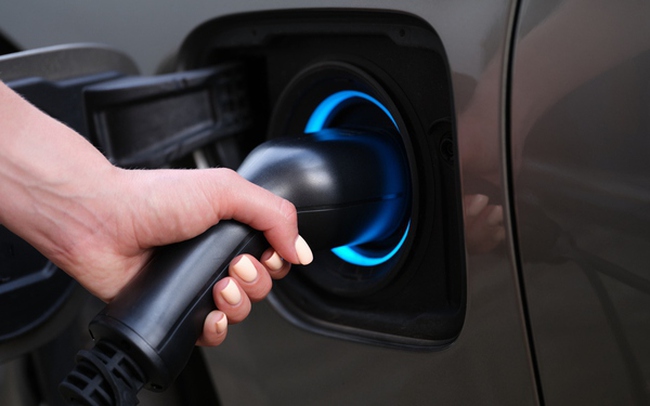 Giá ô tô điện qua sử dụng tăng nhanh gấp 5 lần xe xăng