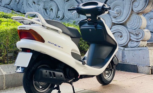 Honda Spacy 14 năm tuổi, chạy  km vẫn có giá hơn 100 triệu đồng