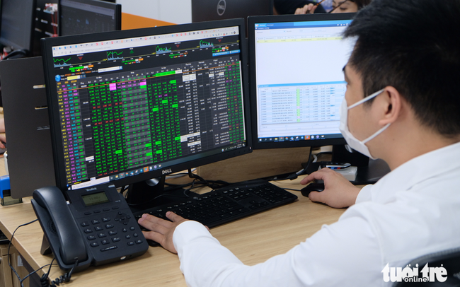 Hàng loạt cá nhân, tổ chức bị phạt do phạm lỗi trên thị trường chứng khoán Hàng loạt cá nhân, tổ chức bị phạt do phạm lỗi trên thị trường chứng khoán
